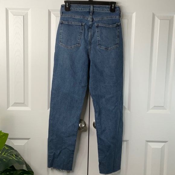 Universal Thread - Women's Mid-Rise 80's Slim Fit Ankle Jeans Medium Wash - Picture 9 of 14